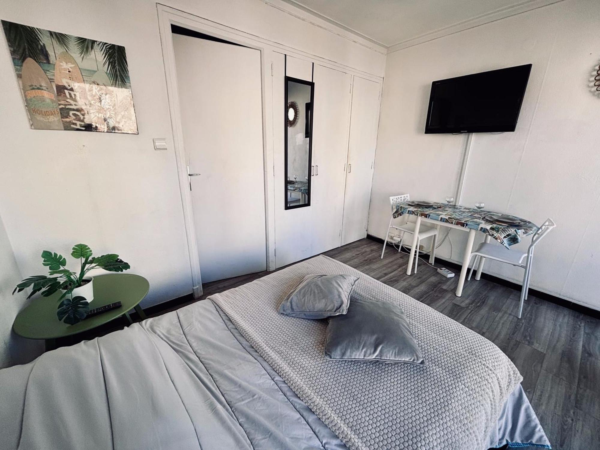 Superbe Studio Pour 2 A 20M De La Plage - 27 Canet-en-Roussillon Bagian luar foto